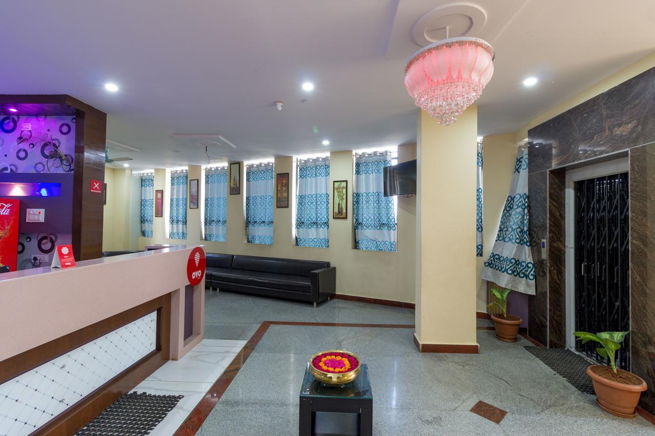 Hotel Oyo 7627 Royal Plaza Hyderabad Esterno foto